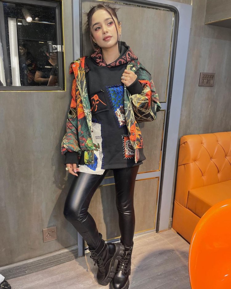 In Picture: Aima Baig looks stunning in Bedazzled Neon Black outfit