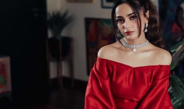 Aima Baig Bold Photos wearing an all-red outfit Broke the Internet
