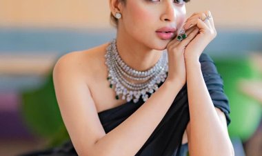 Saboor Ali under criticism for her reveling outfit