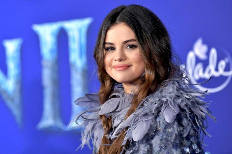 Selena Gomez reveled She's Bipolar during Instagram Live show, Bright Minded